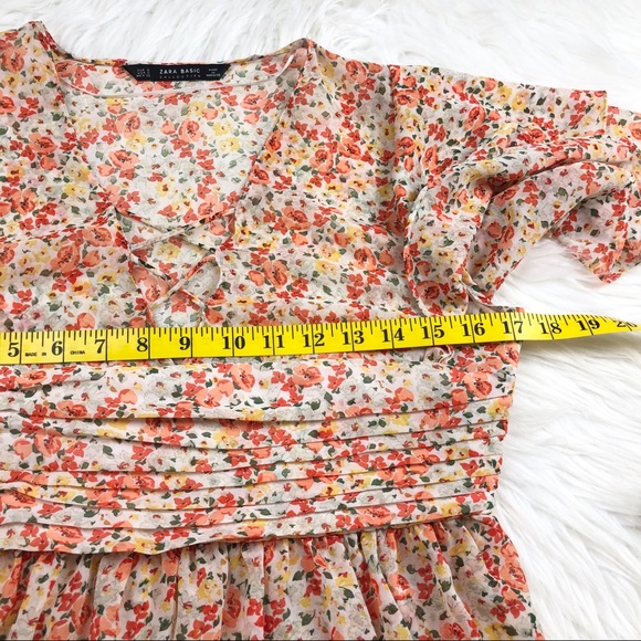 ❌SOLD❌Zara Basic Collection Floral Ruffle Blouse - Picture 4 of 9